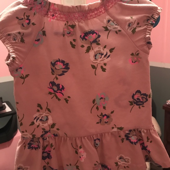 😍Beautiful Pink & Floral Top😍 - Picture 2 of 4